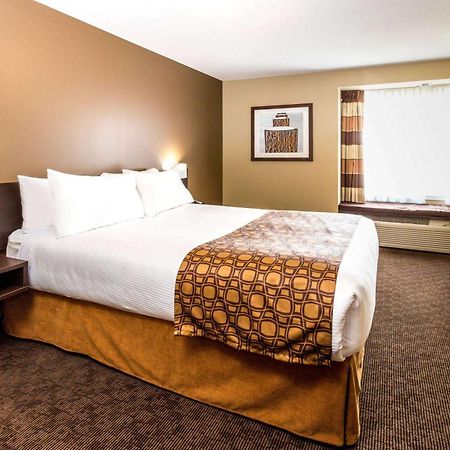 Microtel Inn & Suites By Wyndham Whitecourt Eksteriør bilde