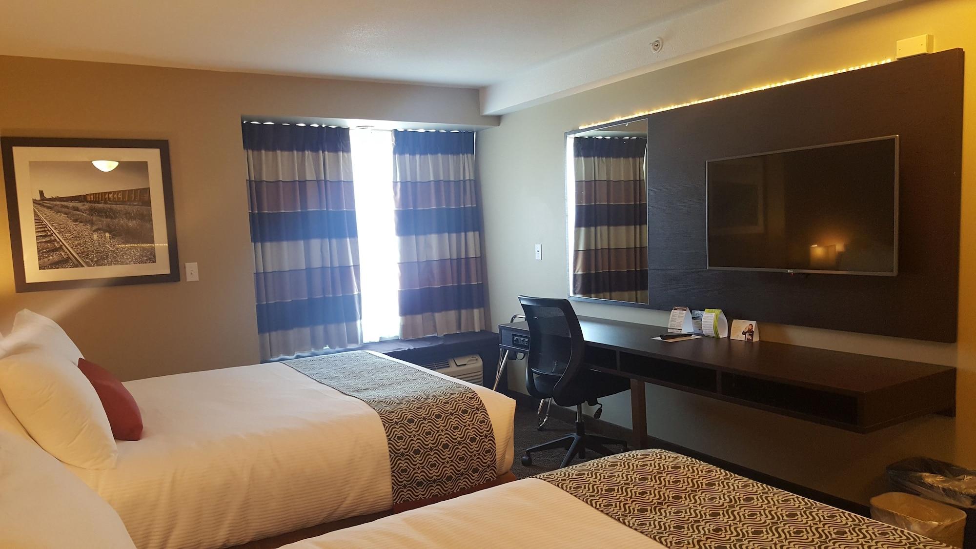 Microtel Inn & Suites By Wyndham Whitecourt Eksteriør bilde