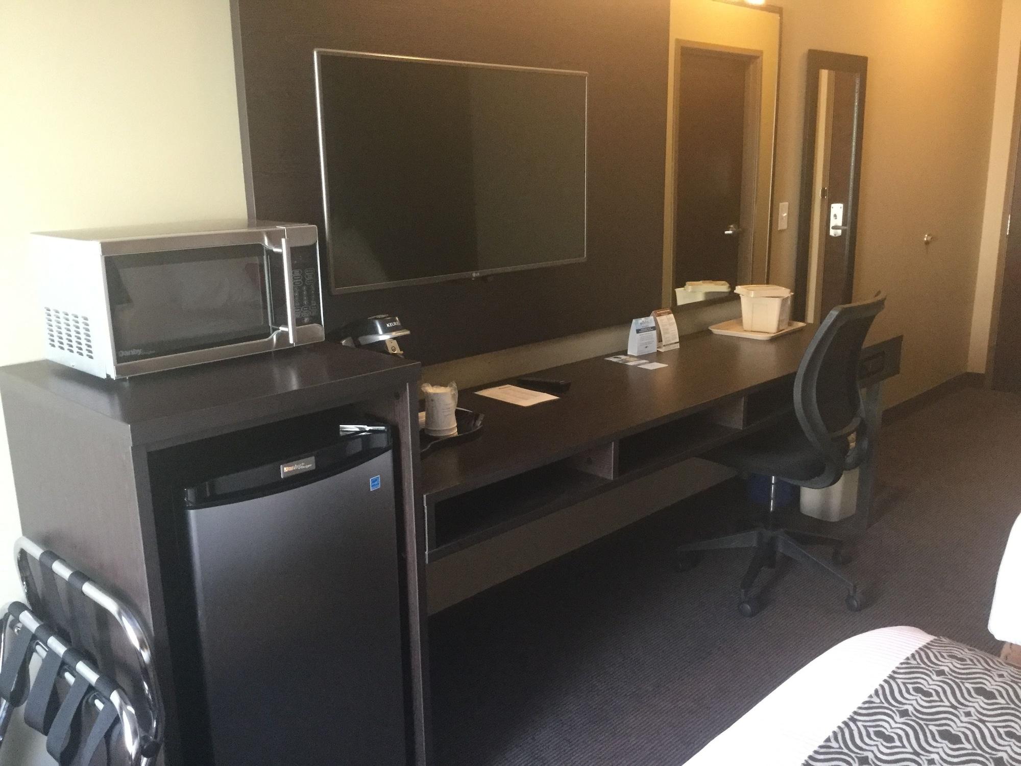Microtel Inn & Suites By Wyndham Whitecourt Eksteriør bilde
