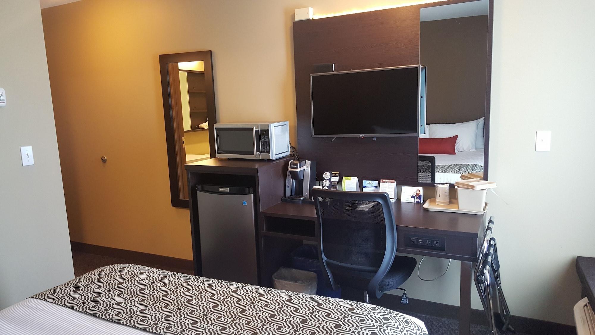Microtel Inn & Suites By Wyndham Whitecourt Eksteriør bilde