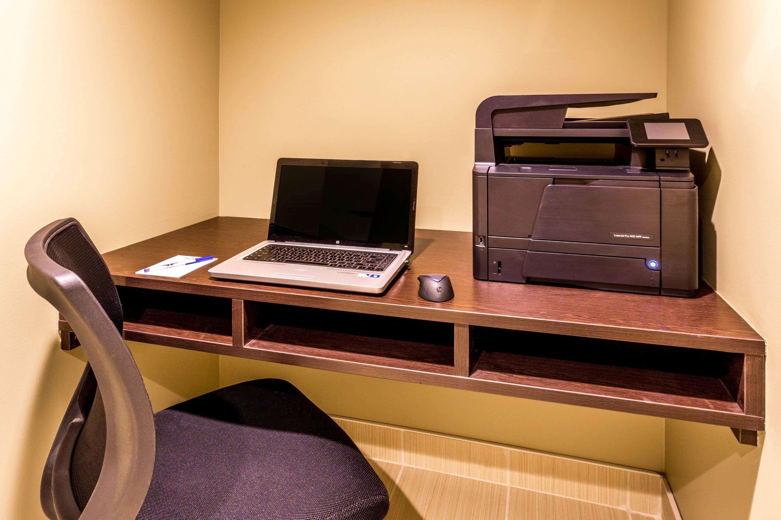 Microtel Inn & Suites By Wyndham Whitecourt Eksteriør bilde