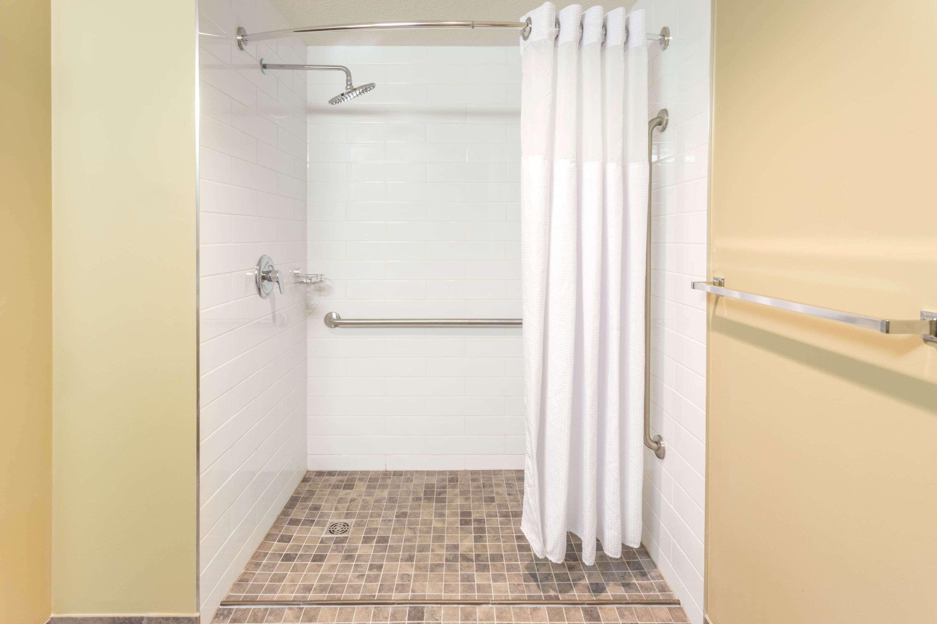 Microtel Inn & Suites By Wyndham Whitecourt Eksteriør bilde