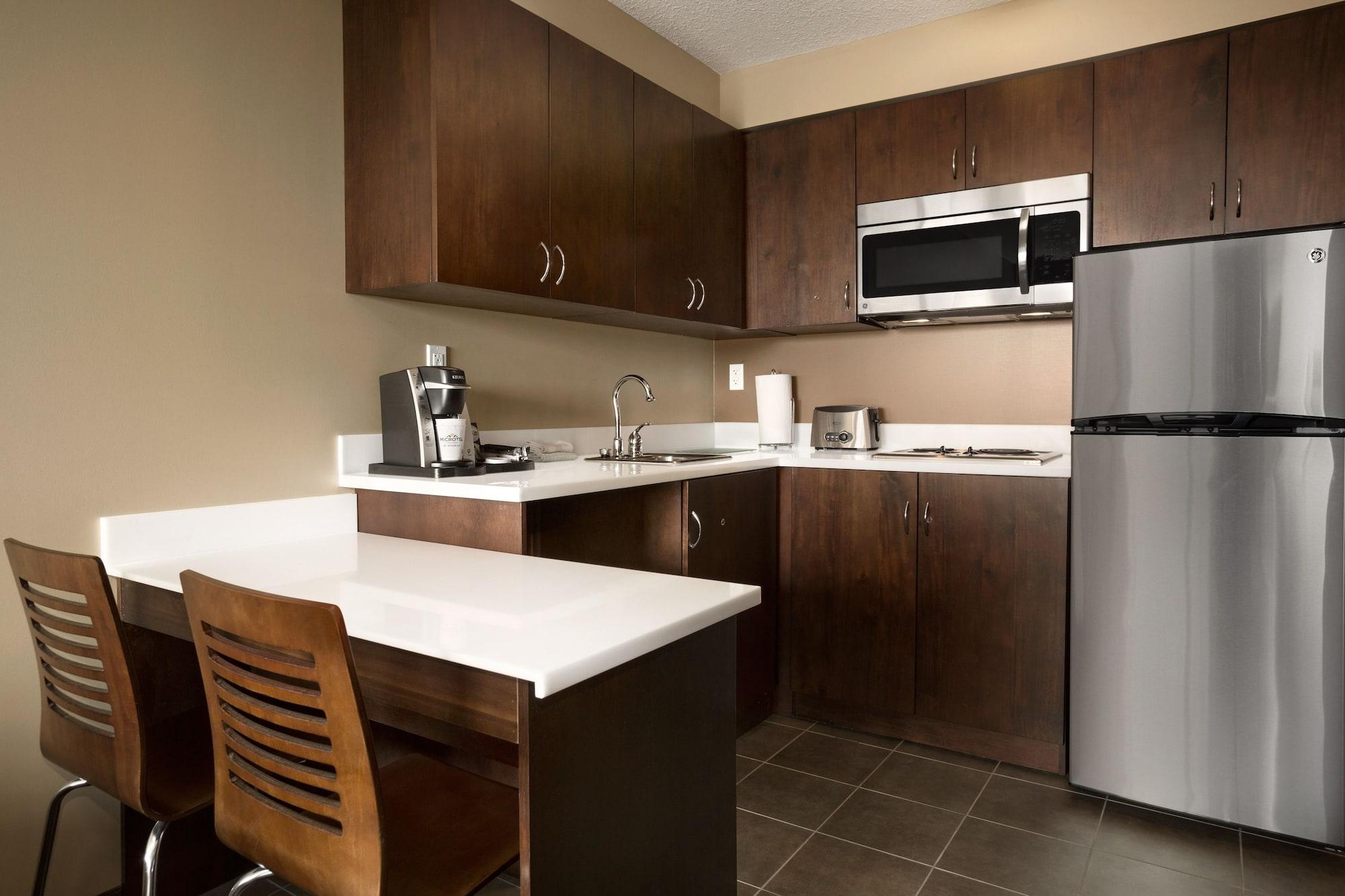 Microtel Inn & Suites By Wyndham Whitecourt Eksteriør bilde