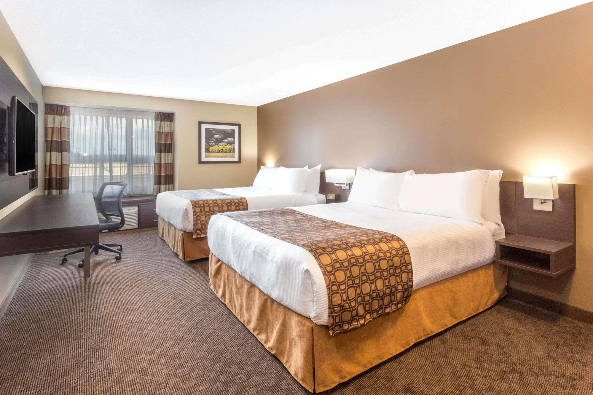 Microtel Inn & Suites By Wyndham Whitecourt Eksteriør bilde