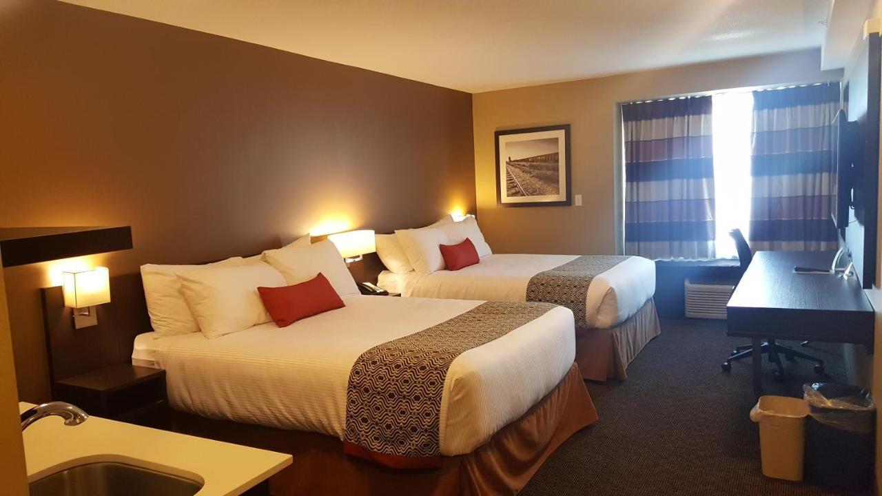 Microtel Inn & Suites By Wyndham Whitecourt Eksteriør bilde