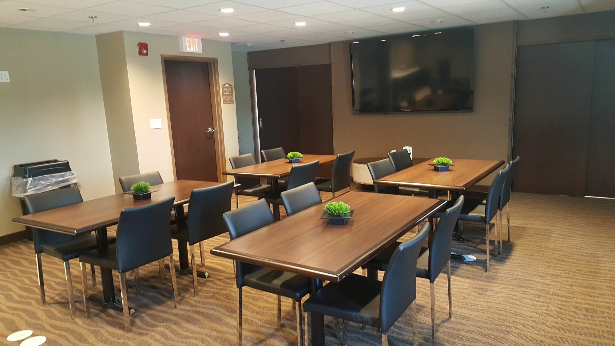 Microtel Inn & Suites By Wyndham Whitecourt Eksteriør bilde